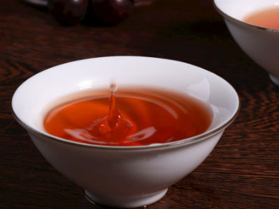 紅茶和綠茶的區(qū)別，常喝紅茶好還是綠茶好？